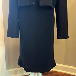 ⭐️Ruffle Bottom Straight Black Skirt size 14